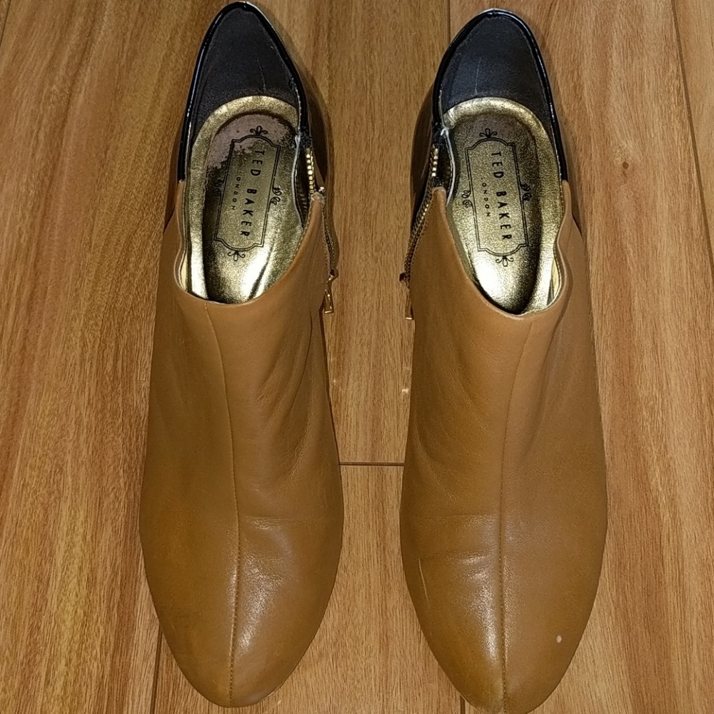 Ted Baker London black and tan booties